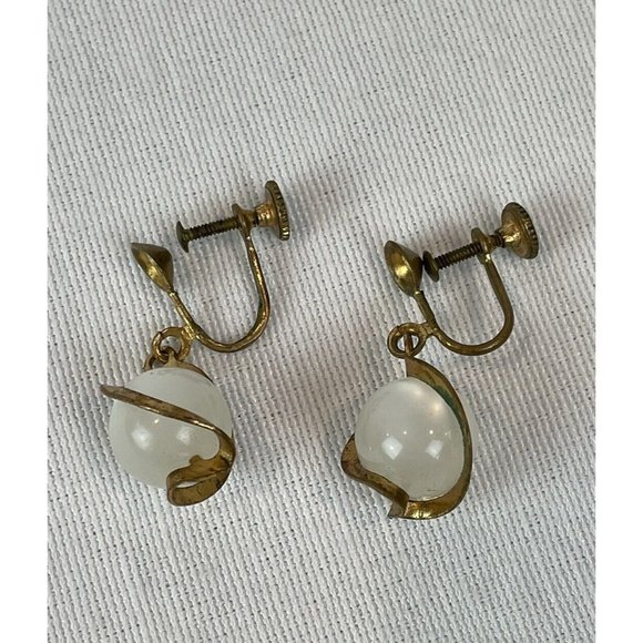 Unbranded Jewelry - Vintage Gold Tone Pools of Light Drop Earrings Lucite Screw Back